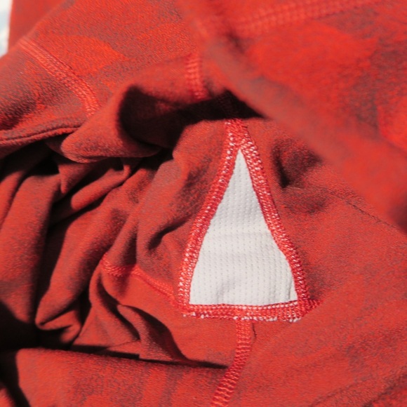 Athleta Elation Textured Tight Print Leggings Chakra Floral Red Yoga Size Medium - Picture 8 of 11